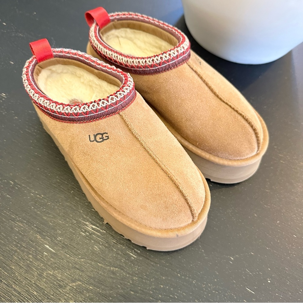UGG Tan Suede Slippers Platform Size 7